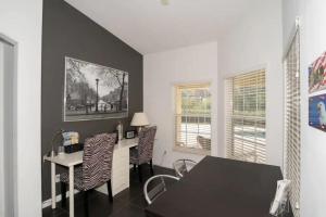 Bazén v ubytování Luxury with a pool nebo v jeho okolí + 22 fotografií