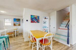 Imagen de la galería de Once in a Blue Moon, en Holden Beach