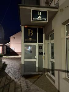 Hotel Belvedere Casa的门面或入口