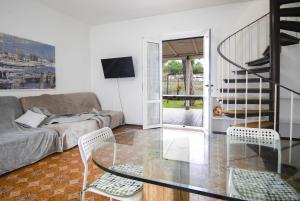 Χώρος καθιστικού στο JACUZZl 13 posti letto Wifi AC Parking Beach