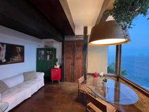 Гостиная зона в CLIFFSIDE - Boutique Hotel & Spa