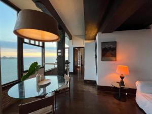 Гостиная зона в CLIFFSIDE - Boutique Hotel & Spa