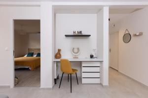 Maraea Deluxe Apt 2BR 2BA with Pool View near Tahiti Airport客房内的一张或多张床位