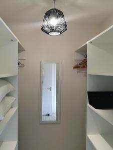AvaeMaraea Deluxe Apt 2BR 2BA with Pool View near Tahiti Airport的相册照片