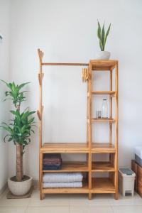 Palanda nebo palandy na pokoji v ubytování Indonesia Eco Tour Homestay