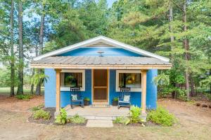 Taman di luar 3 Mi to Dtwn Greer Mountain-View Home!