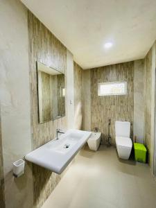 Et badeværelse på Nature Villa + 22 billeder