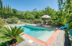 Bazén v ubytování La Torretta nebo v jeho okolí