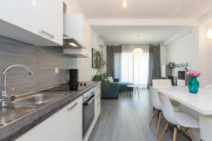 Kuchyňa alebo kuchynka v ubytovaní Istria Sea Side Apartment 210 & 209