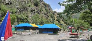 Φυσικό τοπίο κοντά σε οργανωμένο κάμπινγκ