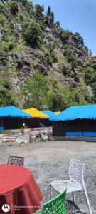 Φυσικό τοπίο κοντά σε οργανωμένο κάμπινγκ