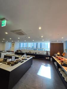 Ресторан / где поесть в Busan Haeundae Beach Ocean View Terrace Hotel