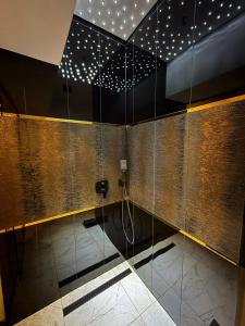 Gallery image of MONTANA Wellness Apartman in Biatorbágy