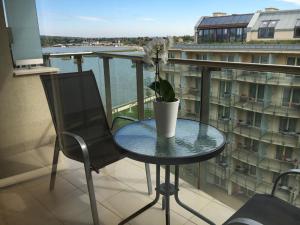 Balkón alebo terasa v ubytovaní Aqua Apartman Panoráma