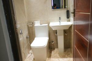 Koupelna v ubytování Budhanilkantha Homestay