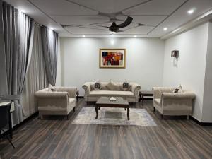 O zonă de relaxare la Harriot Hotel Skardu