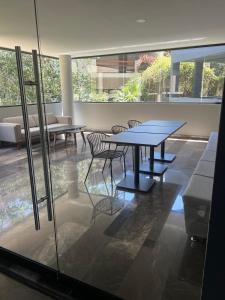 トゥルムにあるLuxury 2bdr Apt with Direct Pool in Paramar Blackのギャラリーの写真
