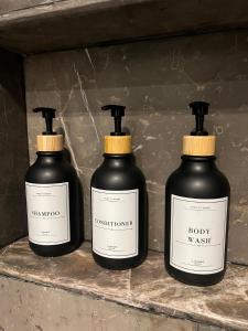 トゥルムにあるLuxury 2bdr Apt with Direct Pool in Paramar Blackのギャラリーの写真