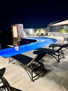 トゥルムにあるLuxury 2bdr Apt with Direct Pool in Paramar Blackのギャラリーの写真