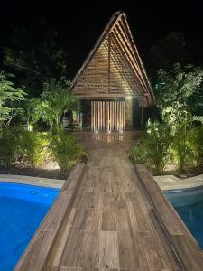 Luxury 2bdr Apt with Direct Pool in Paramar Blackの敷地内または近くにあるプール
