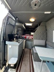 Posezení v ubytování Rent van Luxury Sprinter