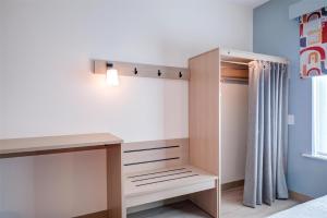 Home2 Suites By Hilton Smithfield Selma客房内的一张或多张床位