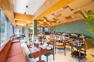 Area soggiorno di White Wharf Beach Resort Morjim Goa