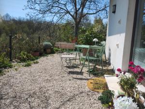 Κήπος έξω από το Casa Rosa Istria