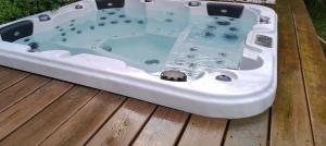Fotografie z fotogalerie ubytování Hotel Giorgi et logements insolites-jacuzzi privé v destinaci Bastogne