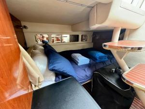 Зона вітальні в LUXURY BOAT in MONACO
