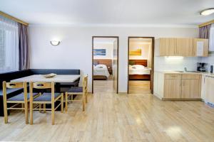 Kuchyňa alebo kuchynka v ubytovaní Appartement Alpensee