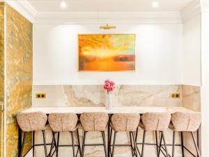 Część wypoczynkowa w obiekcie Merveil - Luxury Suite - Louvre - Rousseau