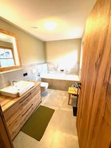 Ένα μπάνιο στο Ferienwohnung Koch +5 φωτογραφίες