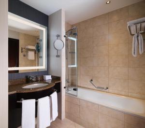 Koupelna v ubytování Sheraton Grand Krakow