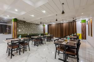 Restaurace v ubytování Lime Tree Hotel Vrindavan Near #BankeBihari #PremMandir #ChaarDham