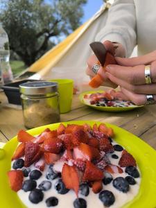 Jídlo v luxury tent nebo okolí