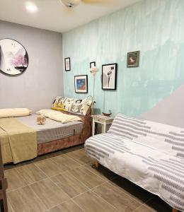 Tempat tidur dalam kamar di Cyber Highview-a self designed home