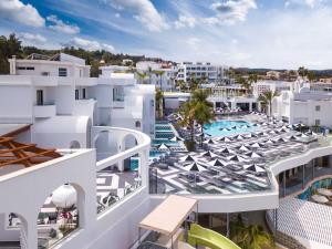 Bazén v ubytování Venezia Resort Hotel & Spa nebo v jeho okolí