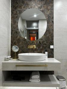 Uma casa de banho em Hotel Alexandar Lux