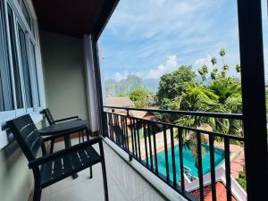 Πισίνα στο ή κοντά στο Vang vieng Vilayvong Hotel One