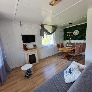TV a/nebo společenská místnost v ubytování Ferienhaus am Edersee-scheid