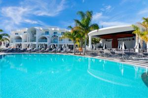Bazén v ubytování Venezia Resort Hotel & Spa nebo v jeho okolí