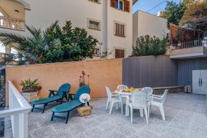 Un balcón o terraza de Neptuno 1 Simple Apartment in Port de Soller