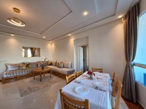 Χώρος καθιστικού στο Séjour Malabata chic, Vue mer, Wifi, parking free, TGV +37 φωτογραφίες
