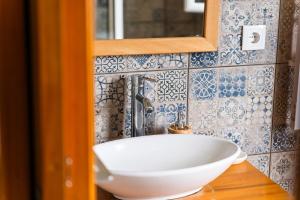 Bagno di GuestReady – Rustic Charm in Peaceful Madeira