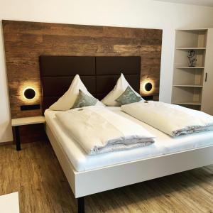Postel nebo postele na pokoji v ubytování Hotel Bavaria