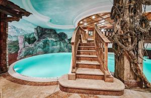 Bazén v ubytování Hotel Glücksschmiede - Hinterglemm nebo v jeho okolí