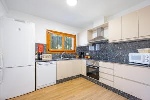 Kuchyň nebo kuchyňský kout v ubytování Villa Tere - PlusHolidays