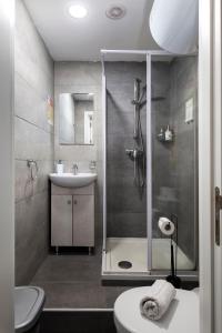 Koupelna v ubytování Modern Ensuite Rooms in Shared Apartment Near Balluta Bay Sliema Gzira + 37 fotografií