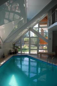 Swimmingpoolen hos eller tæt på Villa Capri